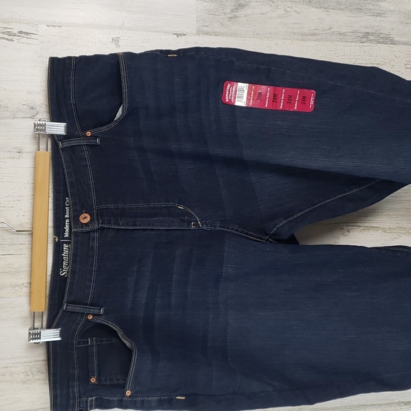 Signature Levi Strauss dark wash modern boot cut Size 24M NWT - Picture 2 of 8